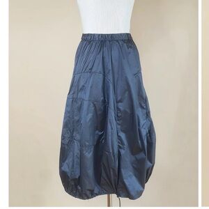 Women's Navy Balloon Midi Skirt